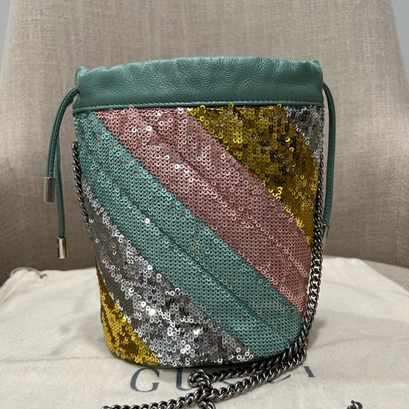 GUCCI SEQUINS BUCKET BAG - Picture 3 of 11